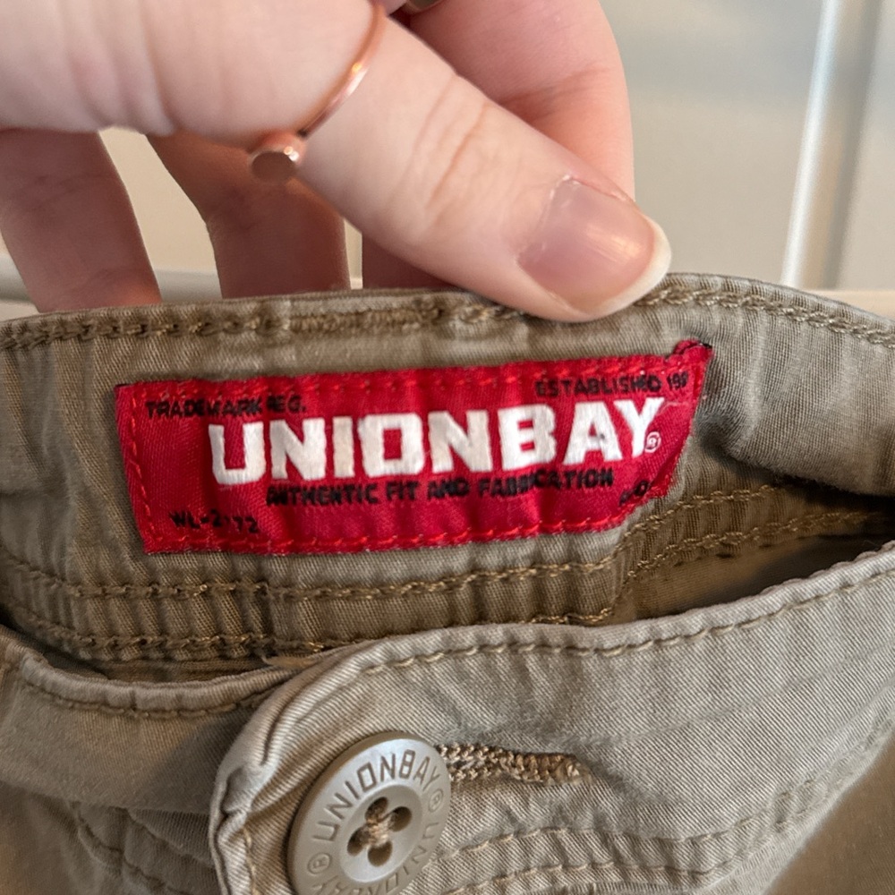 Unionbay Men’s Khaki Cargo Shorts - Picture 6 of 7